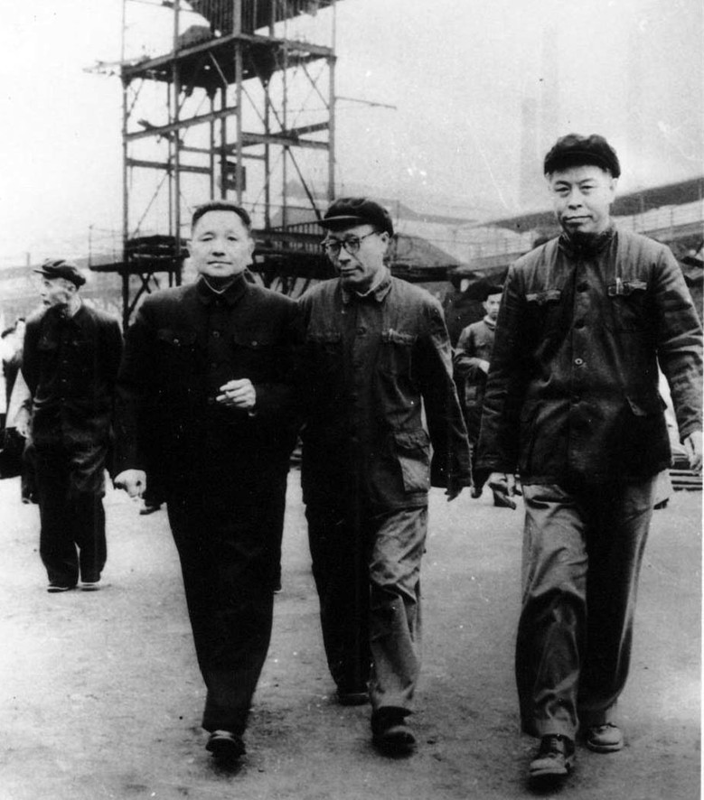 邓小平视察yl6809永利